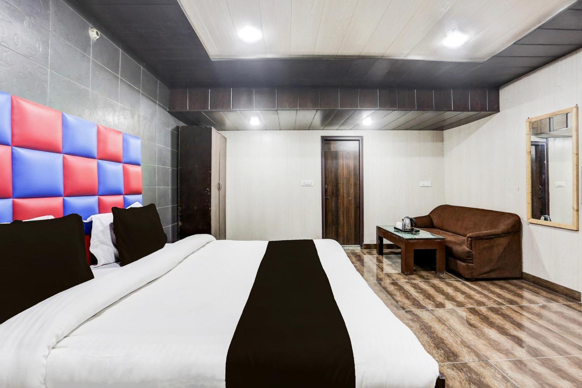Super Townhouse Haibowal Chowk Ludhijána Exteriér fotografie