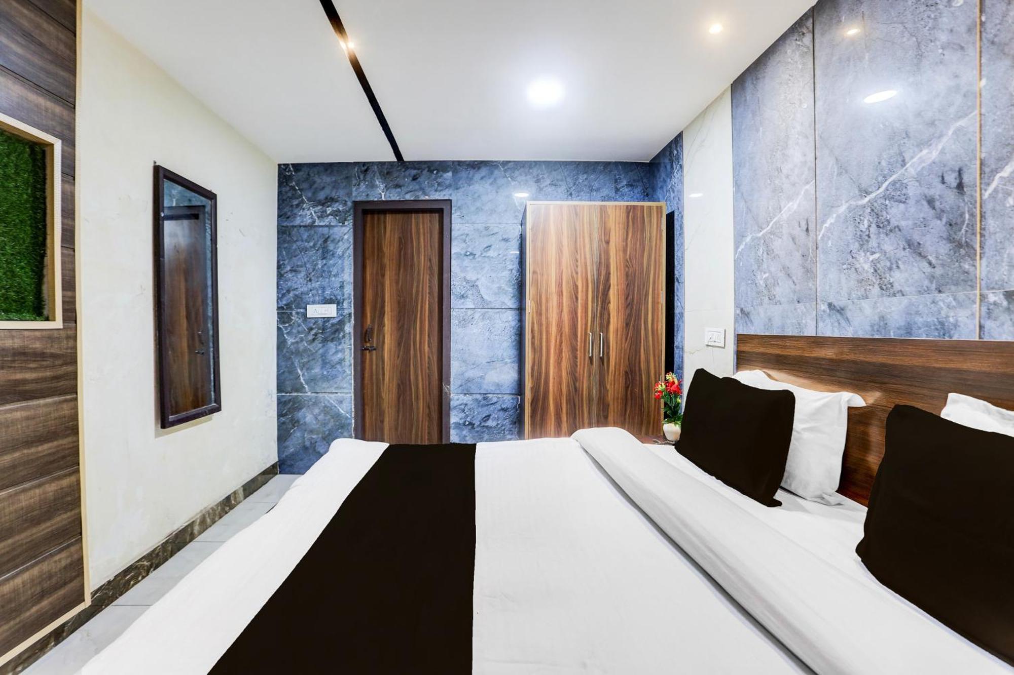 Super Townhouse Haibowal Chowk Ludhijána Exteriér fotografie