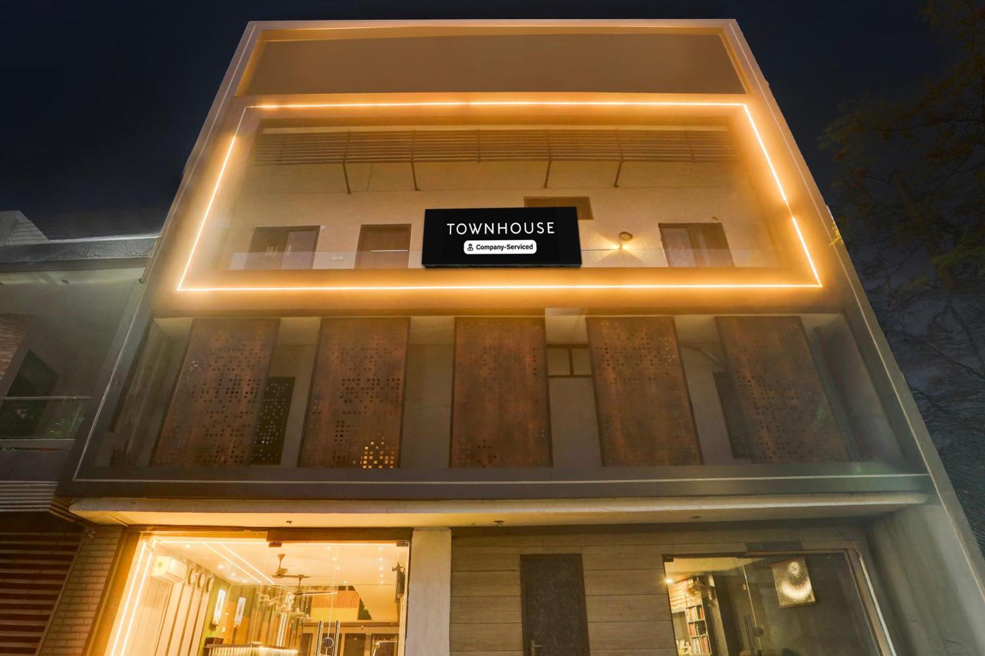 Super Townhouse Haibowal Chowk Ludhijána Exteriér fotografie